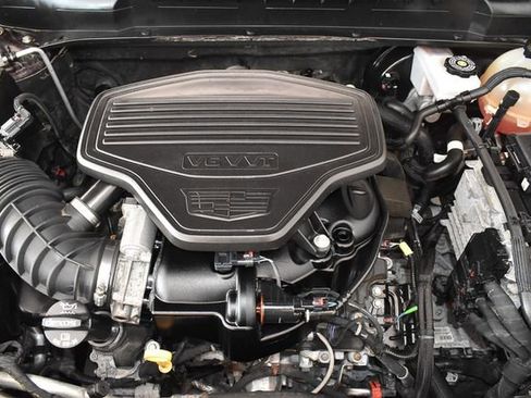 Used 2022 Cadillac XT5 Premium Luxury w/ LPO, Floor Liner Package AWD/4WD image 3