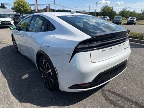 Certified 2023 Toyota Prius Prime FWD image 5