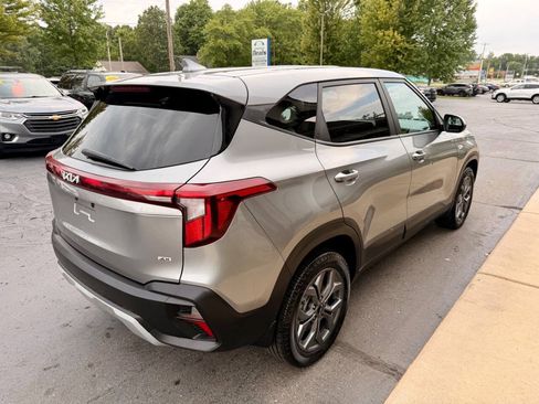 Used 2024 Kia Seltos LX AWD/4WD image 3