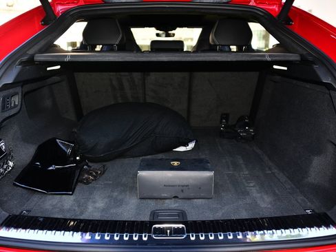 Used 2019 Lamborghini Urus image 18