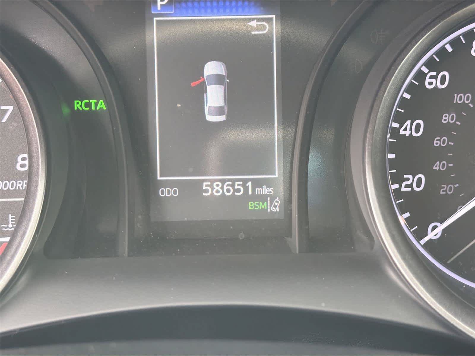 Used 2022 Toyota Camry SE w/ Convenience Package FWD image 19