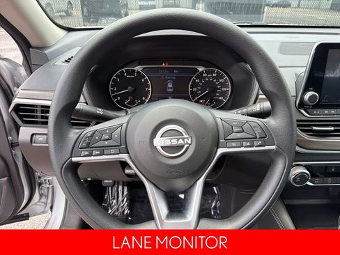Certified 2023 Nissan Altima 2.5 SV FWD image 11