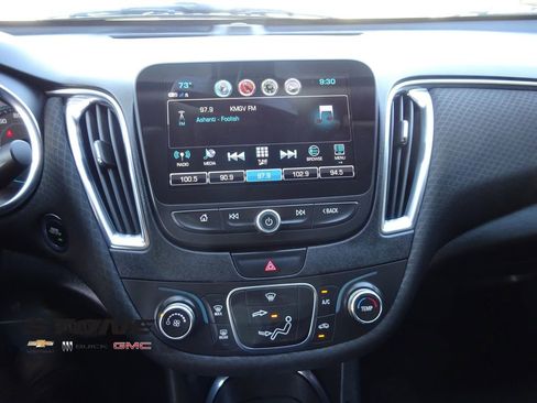 Used 2018 Chevrolet Malibu LT FWD image 26