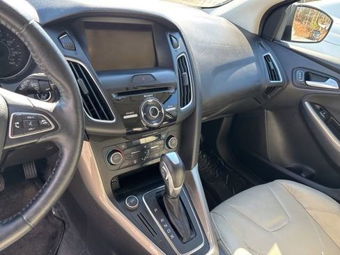 Used 2015 Ford Focus Titanium image 14