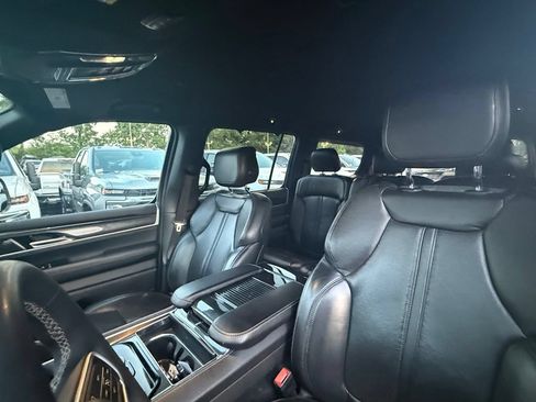 Used 2022 Jeep Wagoneer Series I w/ Convenience Group I AWD/4WD image 14