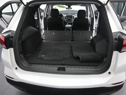 Used 2024 Chevrolet Equinox LS w/ Driver Confidence II Package AWD/4WD image 43