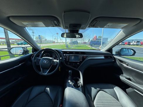 Used 2019 Toyota Camry SE image 9