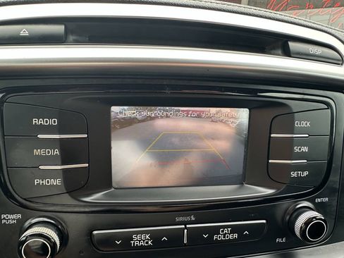 Used 2016 Kia Sorento AWD image 11