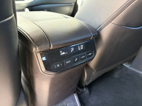 Used 2025 Toyota Highlander XSE AWD/4WD image 24