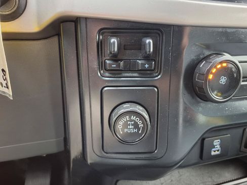 Used 2022 Ford F150 XL RWD image 12