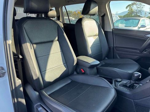 Used 2020 Volkswagen Tiguan SE w/ 3rd Row Seat Package image 27