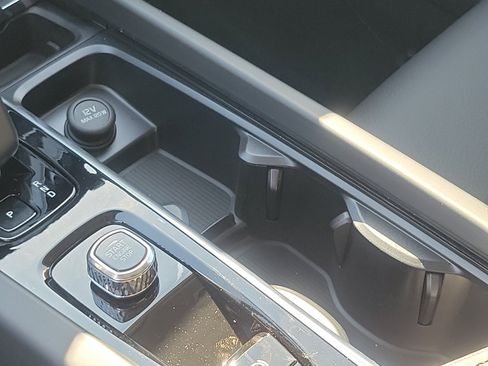 New 2025 Volvo XC60 T8 Plus w/ Protection Package Premier image 17