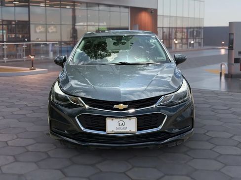 Used 2017 Chevrolet Cruze LT FWD image 9