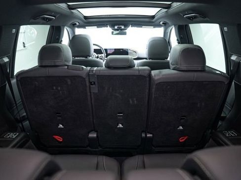 Used 2025 Mercedes-Benz GLS 450 GLS 450 image 31