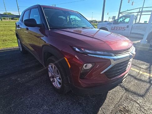 Used 2024 Chevrolet TrailBlazer LS w/ LS Convenience Package AWD/4WD image 3