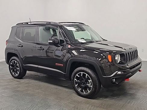 Used 2023 Jeep Renegade Trailhawk w/ Trailhawk Elite Group image 1