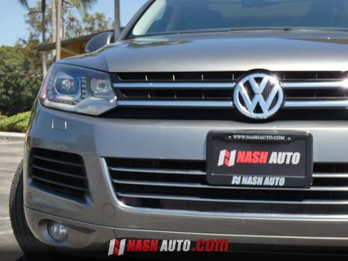 Used 2014 Volkswagen Touareg VR6 AWD/4WD image 16