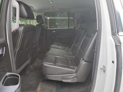 Used 2015 Chevrolet Suburban LT RWD image 27