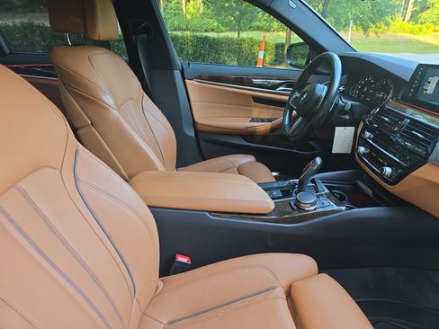 Used 2018 BMW 540i RWD image 10