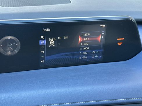 Used 2021 Lexus UX 200 w/ Accessory Package (Z2) image 18