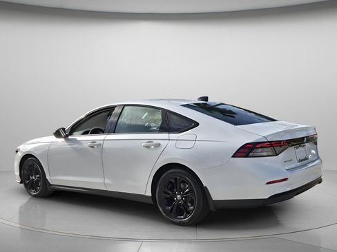 Certified 2025 Honda Accord SE image 8