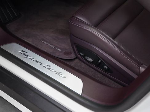 Certified 2024 Porsche Taycan Turbo S image 29