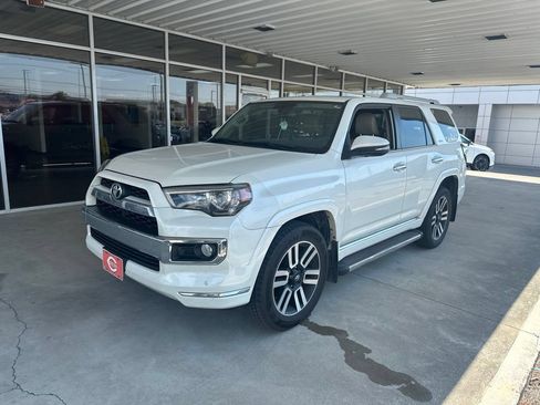 Used 2018 Toyota 4Runner Limited AWD/4WD image 2