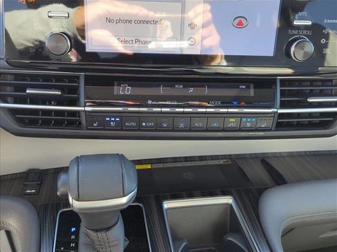 Certified 2021 Toyota Sienna Limited image 22