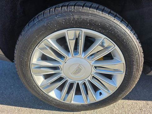 Used 2017 Cadillac Escalade Platinum image 18