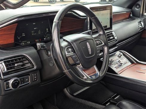 Used 2021 Lincoln Navigator Reserve image 26