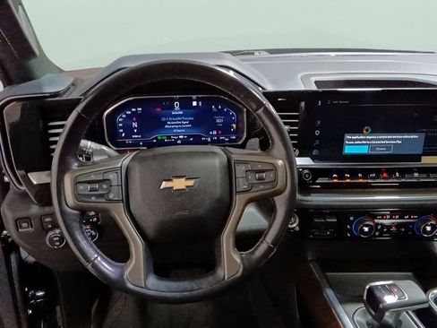 Used 2023 Chevrolet Silverado 1500 High Country w/ High Country Premium Package AWD/4WD image 13