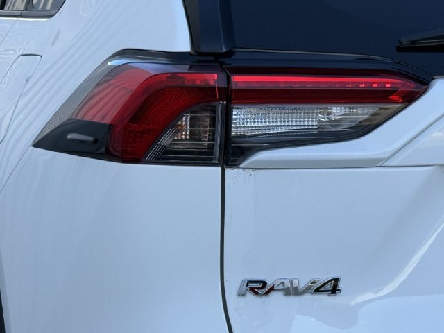 Certified 2025 Toyota RAV4 LE AWD/4WD image 7