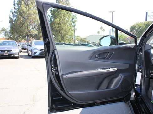 Used 2023 Toyota Prius LE FWD image 4