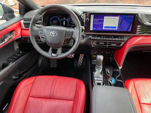 Used 2025 Toyota Camry XSE AWD/4WD image 9
