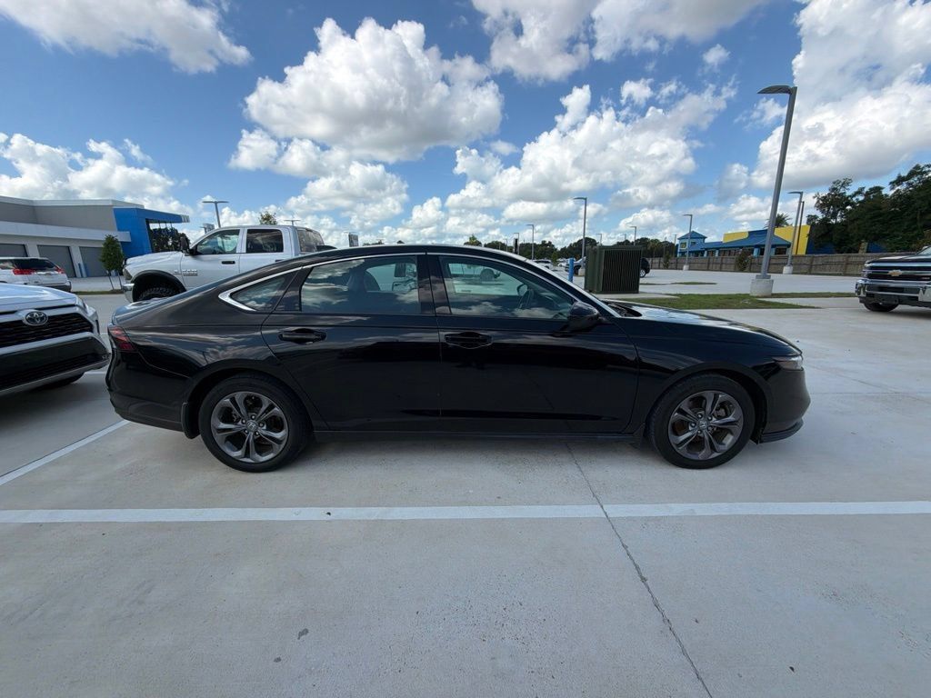 Used 2023 Honda Accord EX image 4
