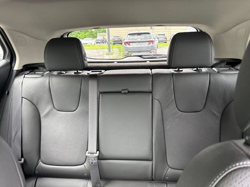 Used 2023 Buick Encore GX Essence w/ Experience Buick Package FWD image 23