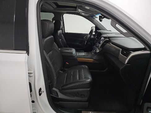 Used 2020 GMC Yukon XL Denali w/ Open Road Package AWD/4WD image 8