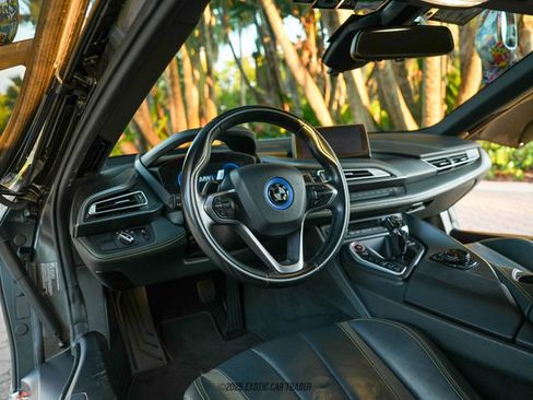 Used 2017 BMW i8 image 24