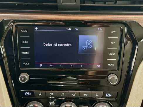 Used 2020 Volkswagen Passat 2.0T SEL image 19