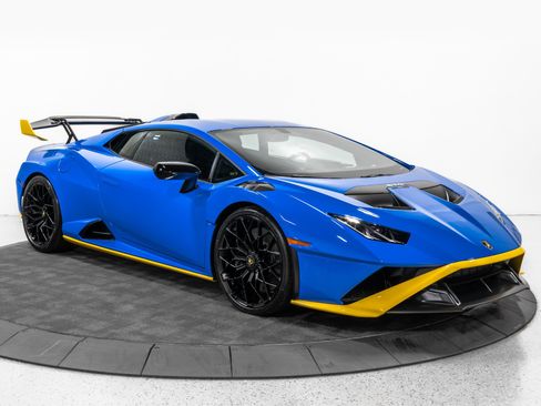 Used 2022 Lamborghini Huracan STO RWD image 11