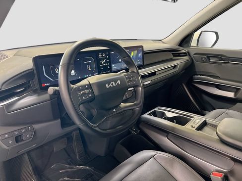 Used 2024 Kia EV9 Light RWD image 9