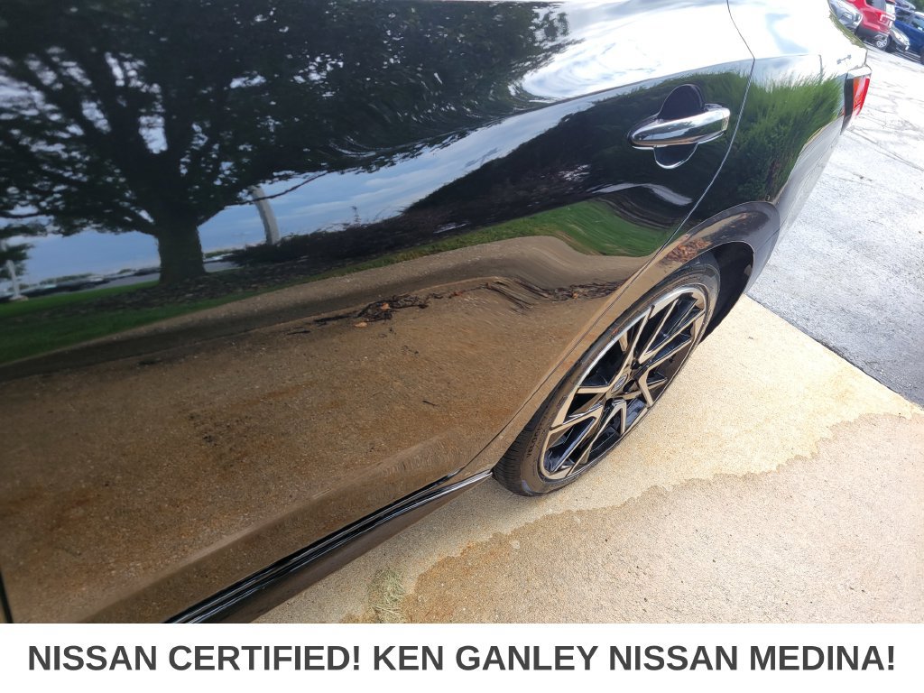 Certified 2025 Nissan Sentra SR FWD image 12