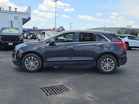 Used 2017 Cadillac XT5 Luxury w/ Driver Awareness Package FWD image 3