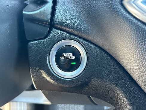 Used 2019 Chevrolet Equinox LT image 28