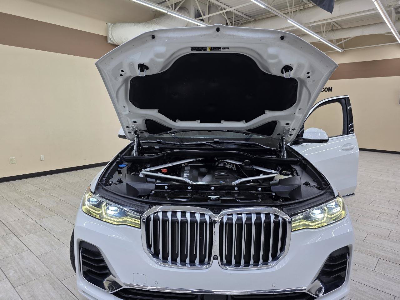 Used 2020 BMW X7 xDrive40i w/ Premium Package AWD/4WD image 47