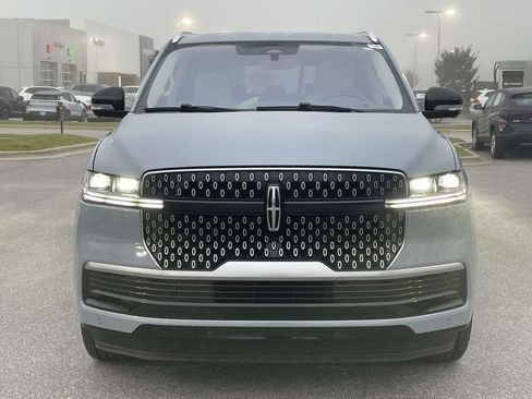 Used 2025 Lincoln Navigator Reserve AWD/4WD image 26