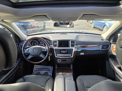 Used 2015 Mercedes-Benz GL 550 4MATIC image 8