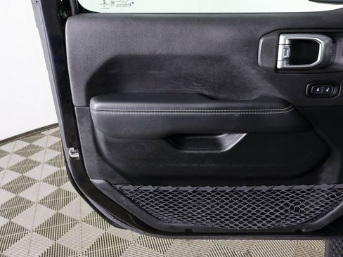 Used 2020 Jeep Wrangler Unlimited Sahara w/ Uconnect 4C Nav & Sound Group image 16