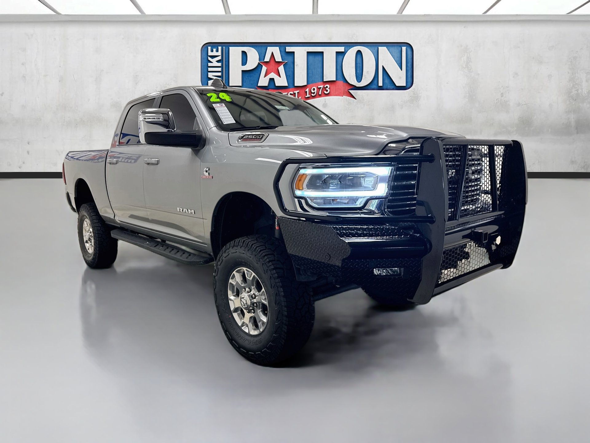 Used 2024 RAM 2500 Laramie AWD/4WD image 1