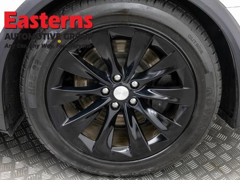 Used 2018 Tesla Model X 75D AWD/4WD image 32